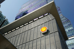  Shell unveils record profits and begins $6bn buyback programme