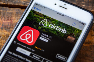  Long-term stays boost for Airbnb