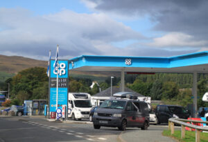  Co-op sells petrol courts to Asda in £600m deal