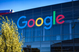  Google apologises after software update causes search engine to go down