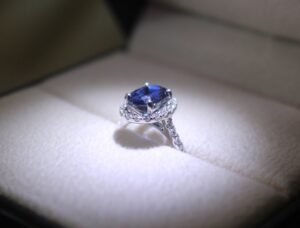  5 Ways to Wear Kashmir Blue Sapphire Jewelry