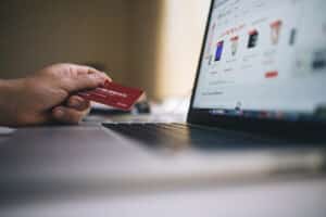  Advantages and Disadvantages for E-Commerce Business