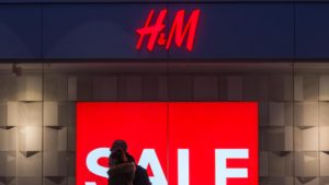  H&M to cut 1,500 jobs as retailers face slowing sales and rising costs