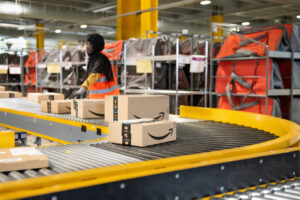  Amazon workers stage first British warehouse strike in battle over pay