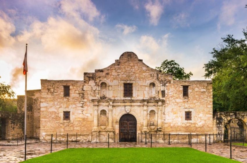  Remember the Alamo! Moses Rose’s Last Stand