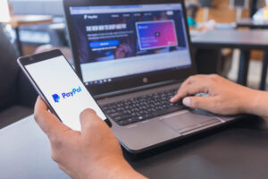  PayPal plans to lay off 2,000 staff