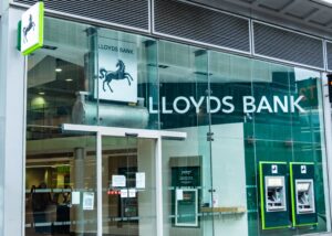  Lloyds Bank profit poised to be retained to set aside millions to cope with cost of living defaults