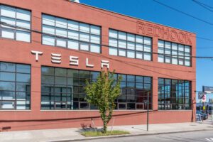  Tesla eyes UK sales with Milton Keynes warehouse deal