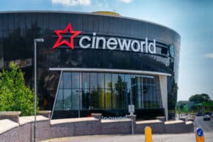  Cineworld suspends trading on London Stock Exchange as restructuring plans limp on