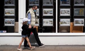  Higher interest rates push down UK mortgage approval rates as buyers delay moves