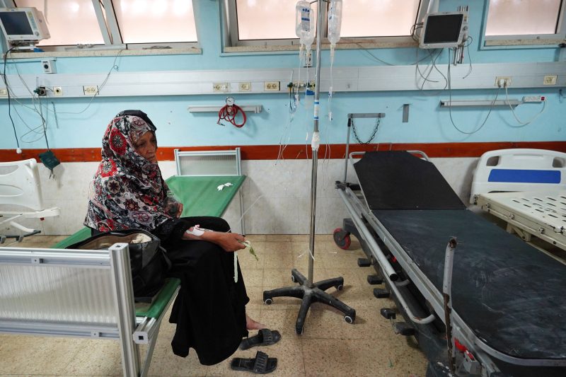  Inspirational U.S. Doctor Stands Firm in Gaza, Vows ‘I Cannot Abandon My Team’