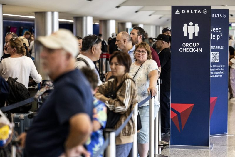  Delta Airlines faces turbulence: Hundreds more flights cancelled due to ongoing recovery delay from CrowdStrike-Microsoft global outage