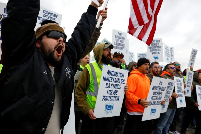  Breaking News: Dockworkers Strike Ends with Wages Deal on East and Gulf Coasts!