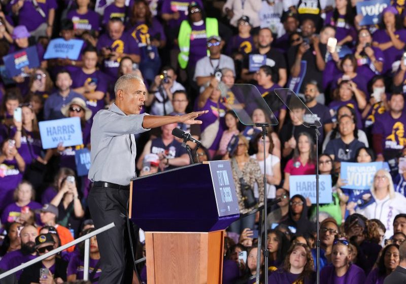  Barack Obama Urges Early Democratic Voting in Las Vegas