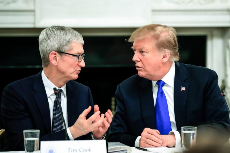  Tim Cook to join Trump at White House for Apple investment announcement